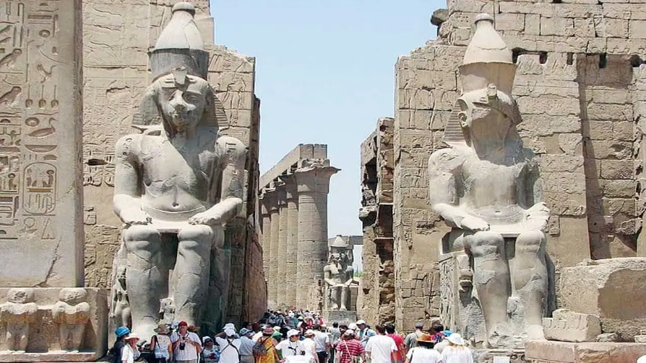 مصر تتجه نحو جذب 20.2 مليون سائح في رقم قياسي جديد